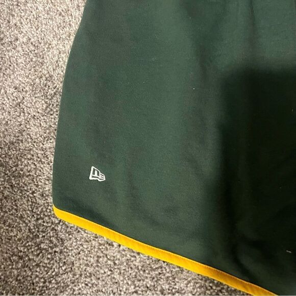 New Era, MLB, Oakland As Athletics fleece shorts - Picture 4 of 10